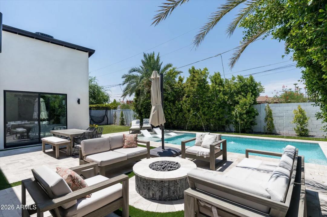 Real Estate Picture 32