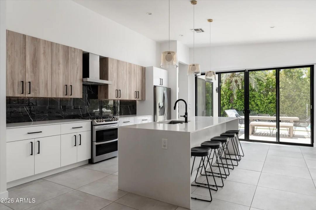 Real Estate Picture 1