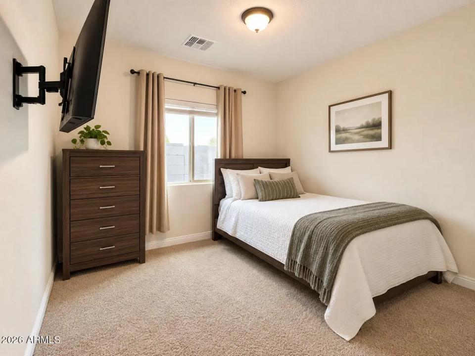 Real Estate Picture 14