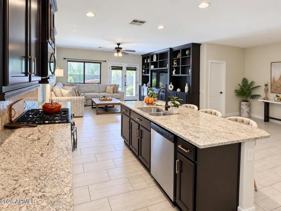 3755 E Zachary Drive Phoenix AZ 85050 Picture 7.