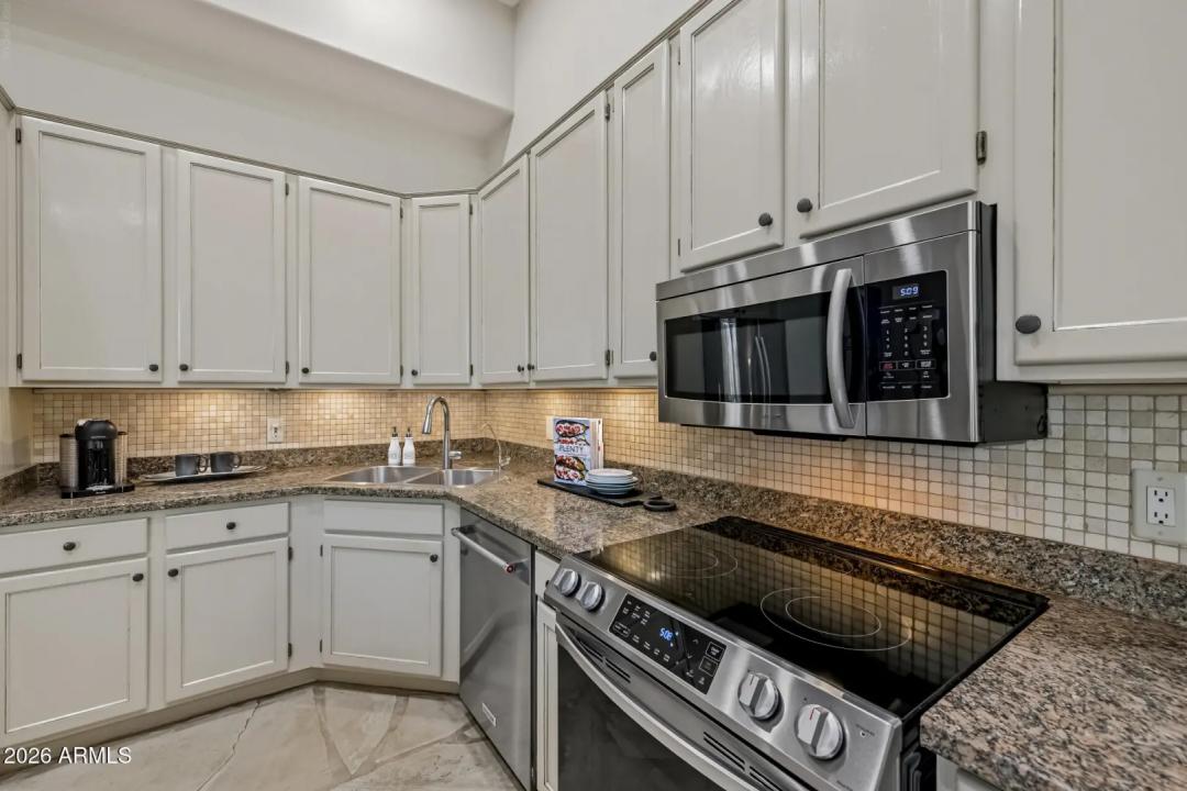 Real Estate Picture 17