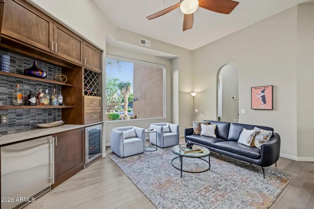 Real Estate Picture 18