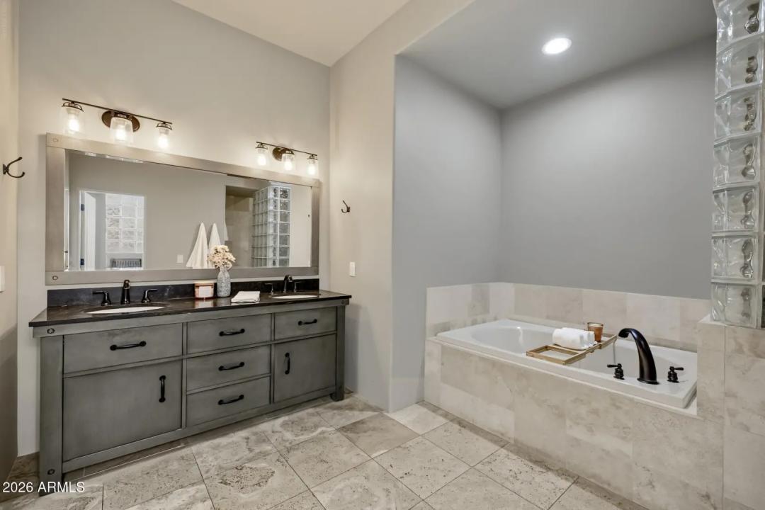 Real Estate Picture 33