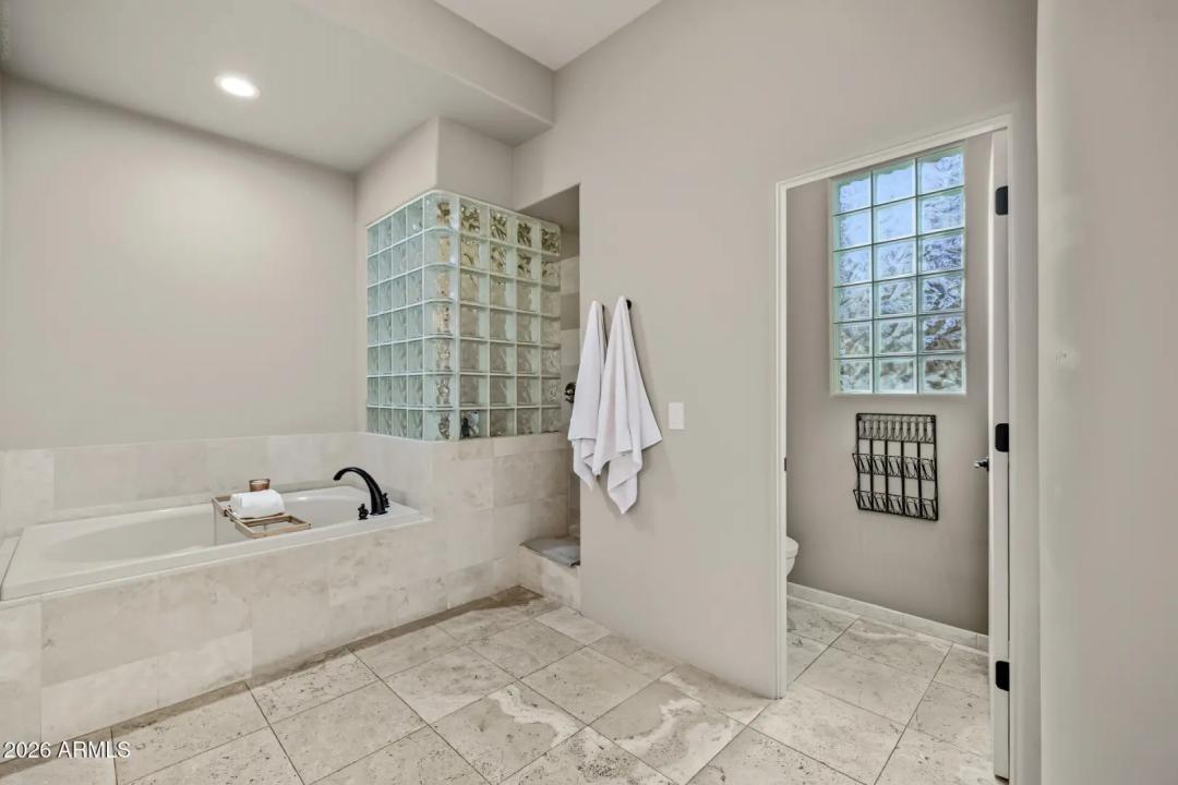 Real Estate Picture 34