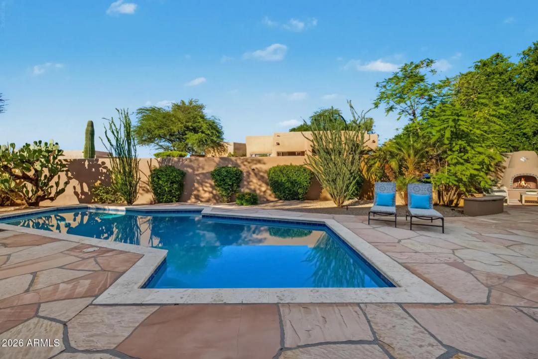 Real Estate Picture 8