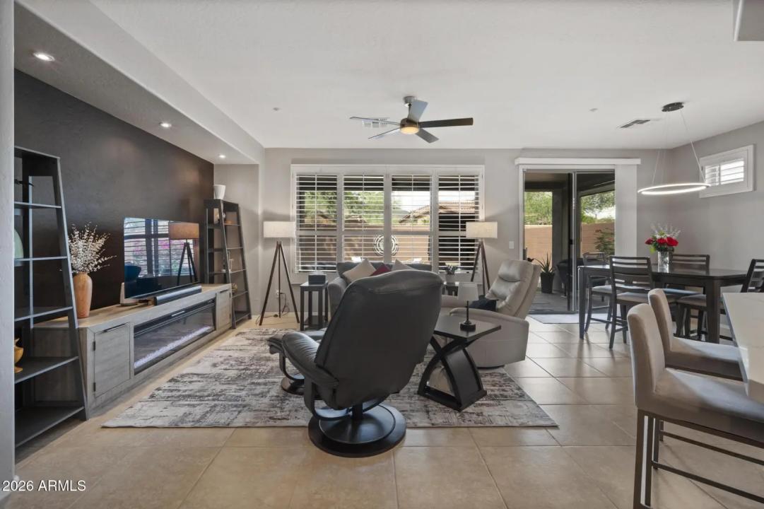 Real Estate Picture 11