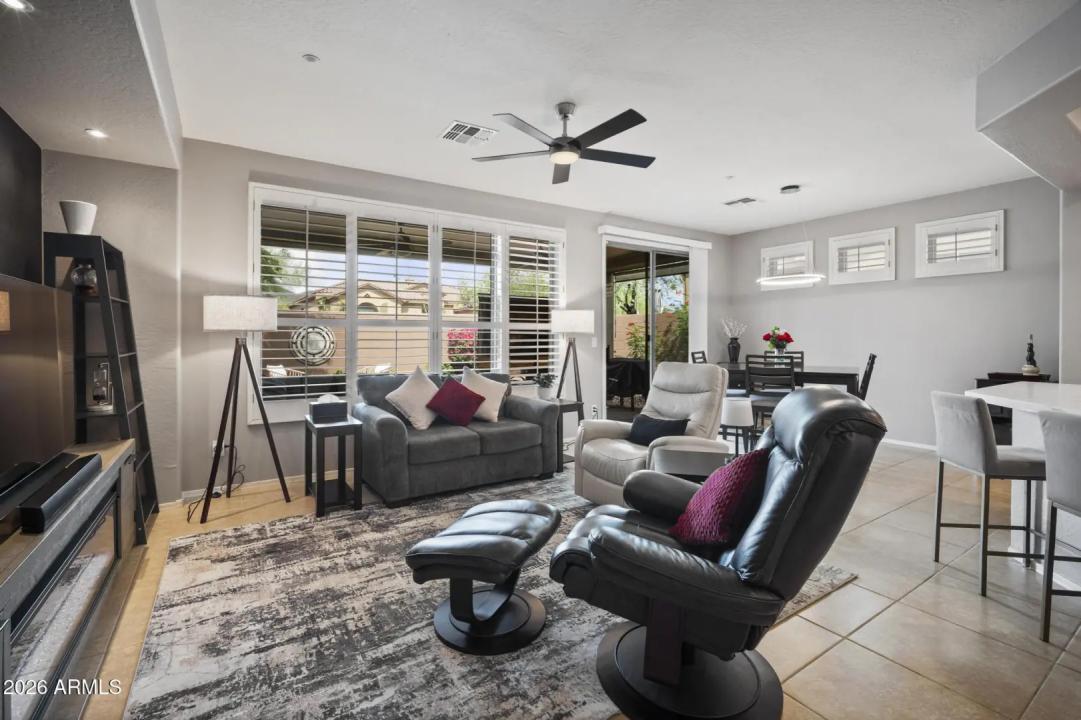 Real Estate Picture 12