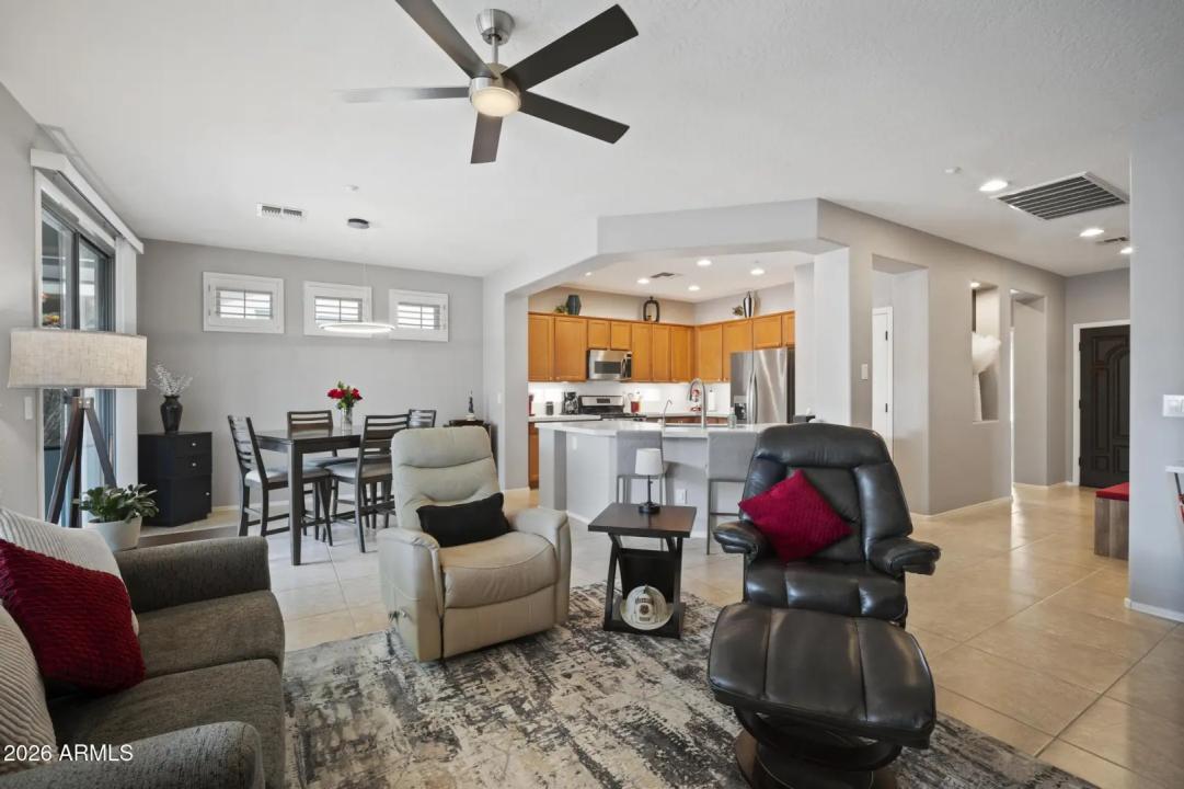 Real Estate Picture 14