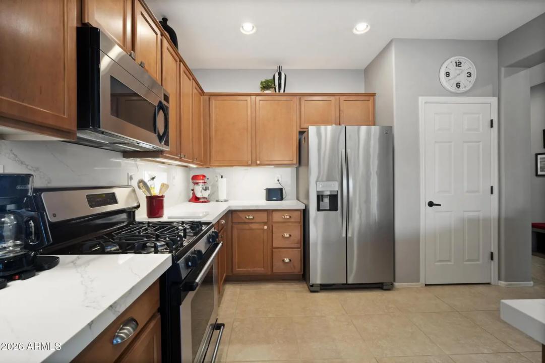 Real Estate Picture 16