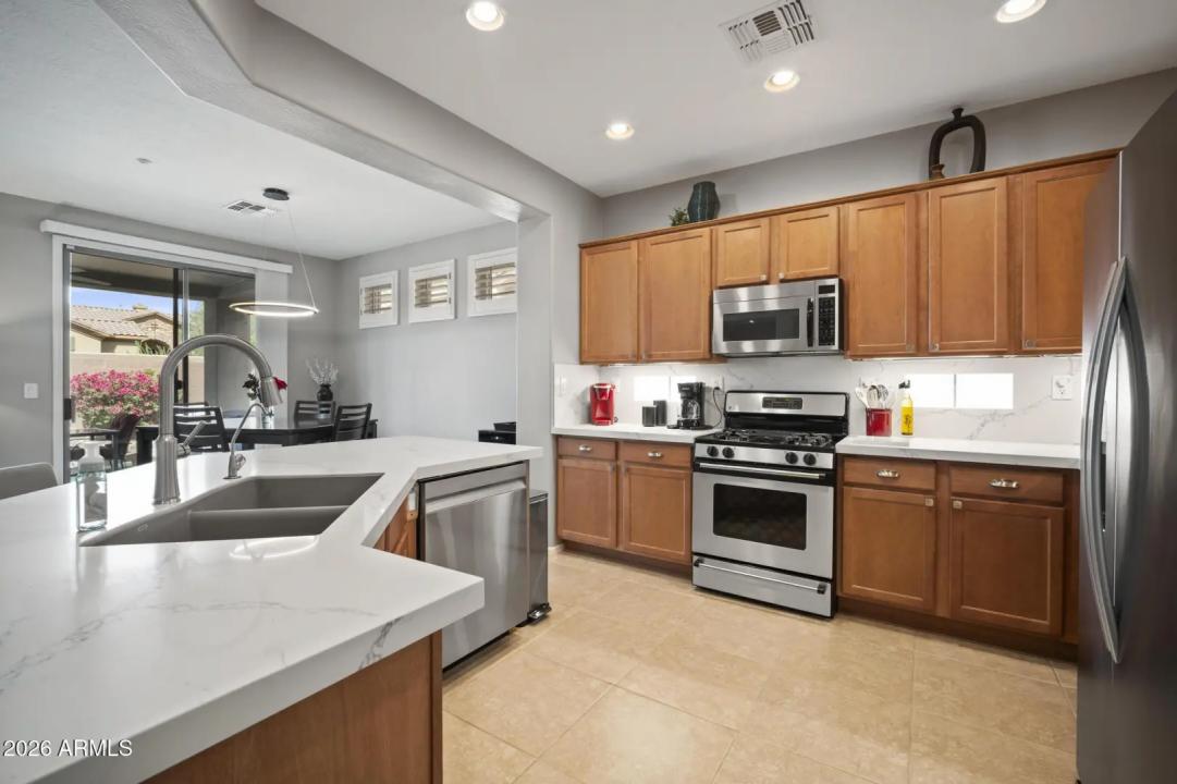 Real Estate Picture 18