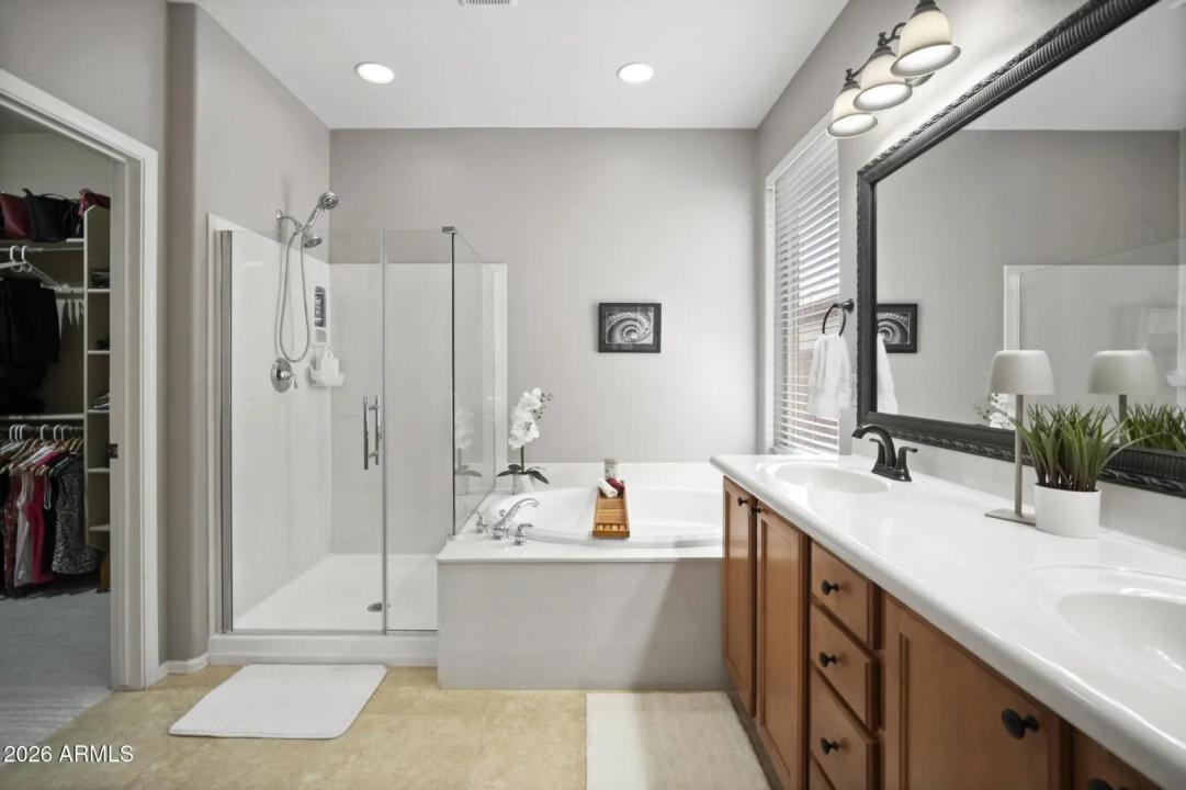 Real Estate Picture 25