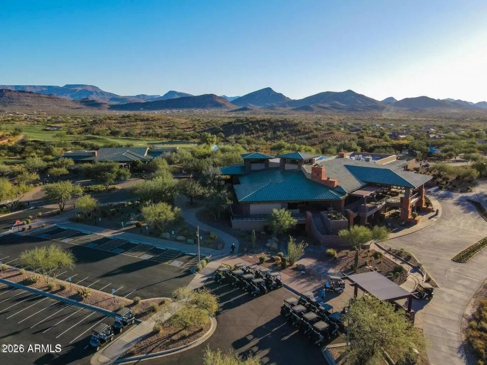 Real Estate Picture 50