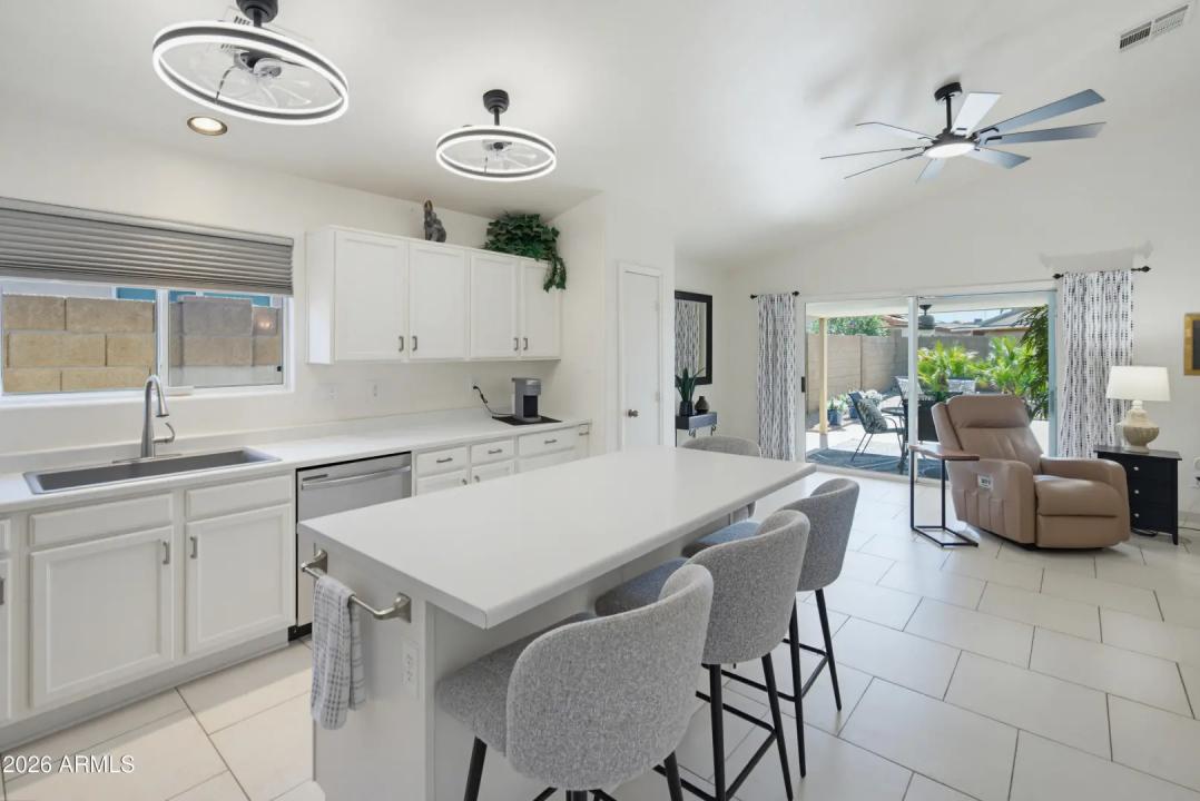 Real Estate Picture 9