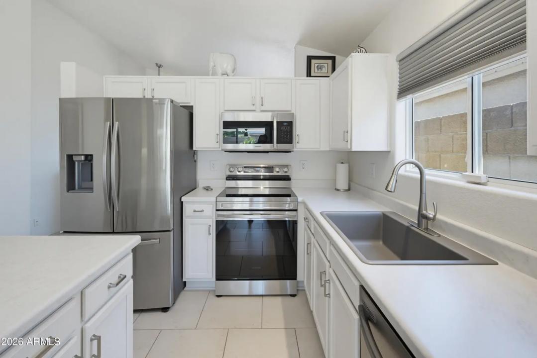 Real Estate Picture 11