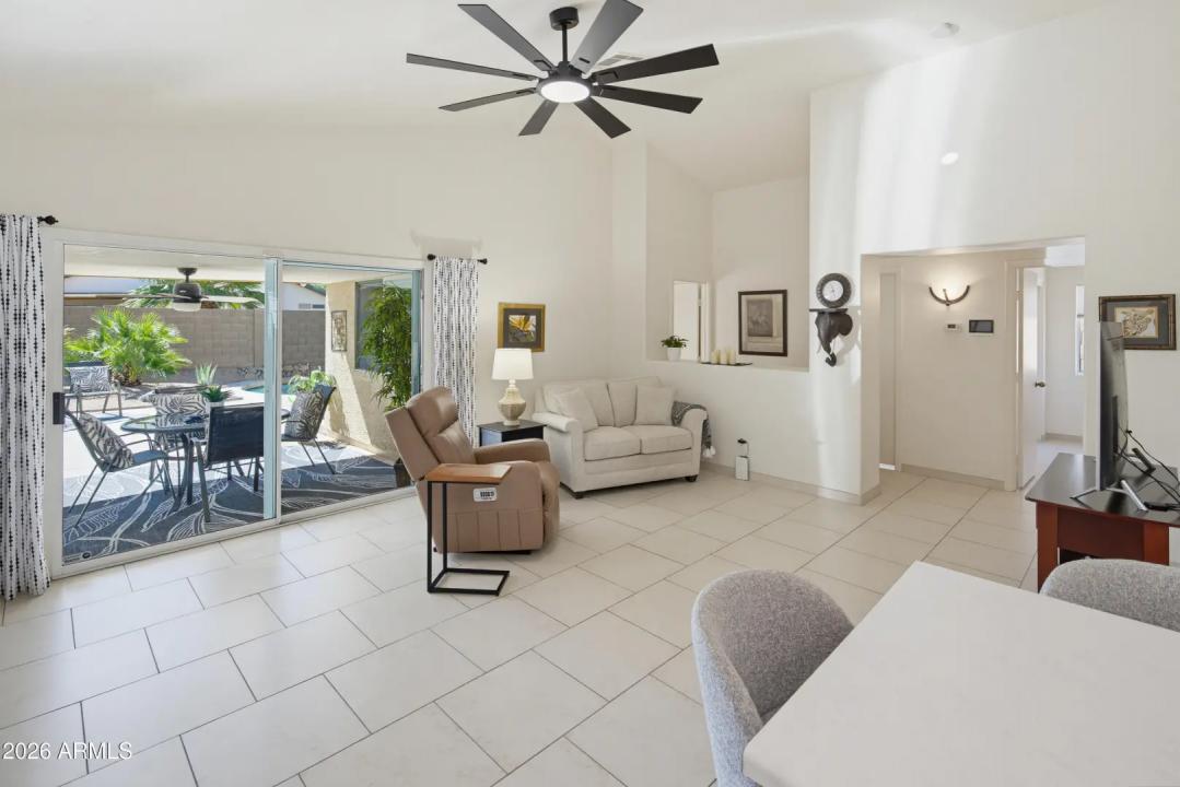 Real Estate Picture 6