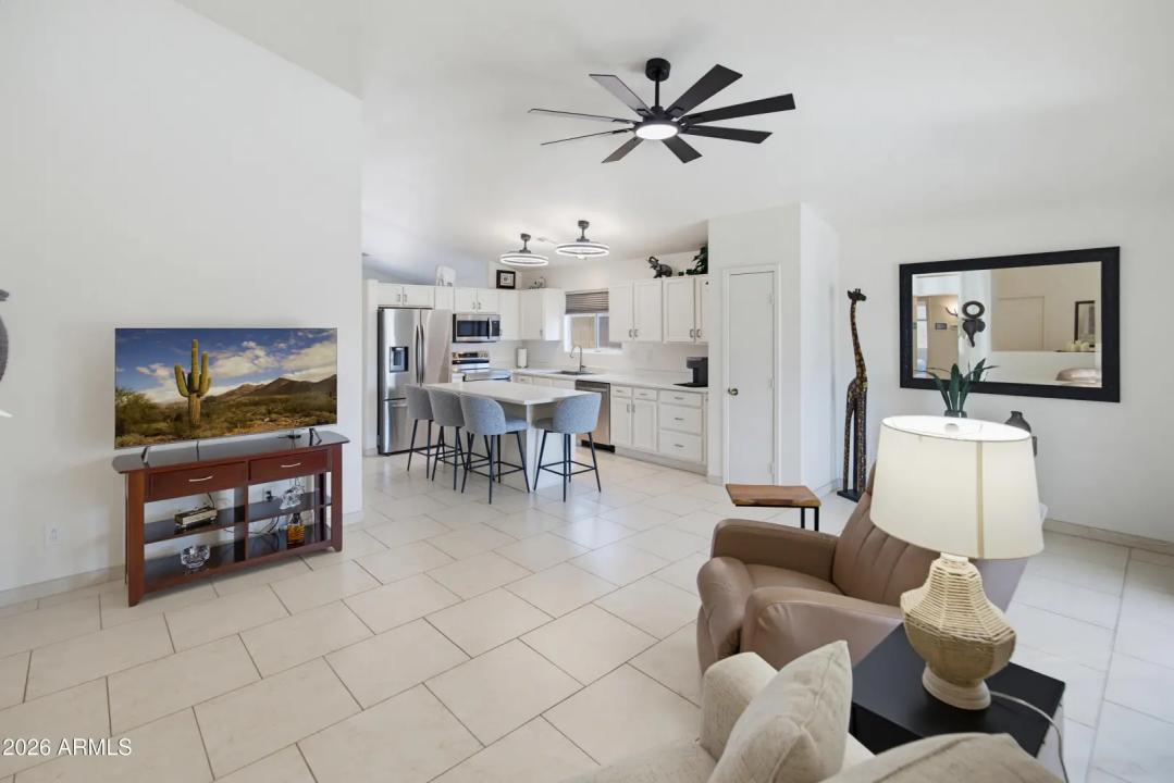 Real Estate Picture 14
