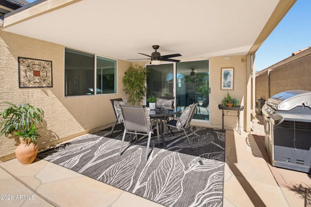 Real Estate Picture 4