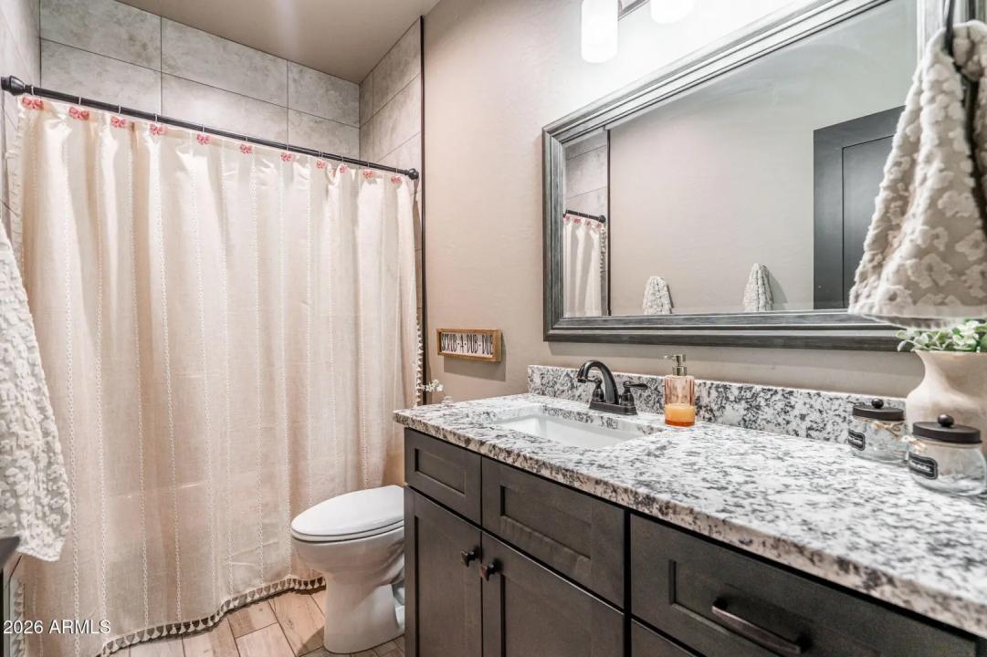 Real Estate Picture 6