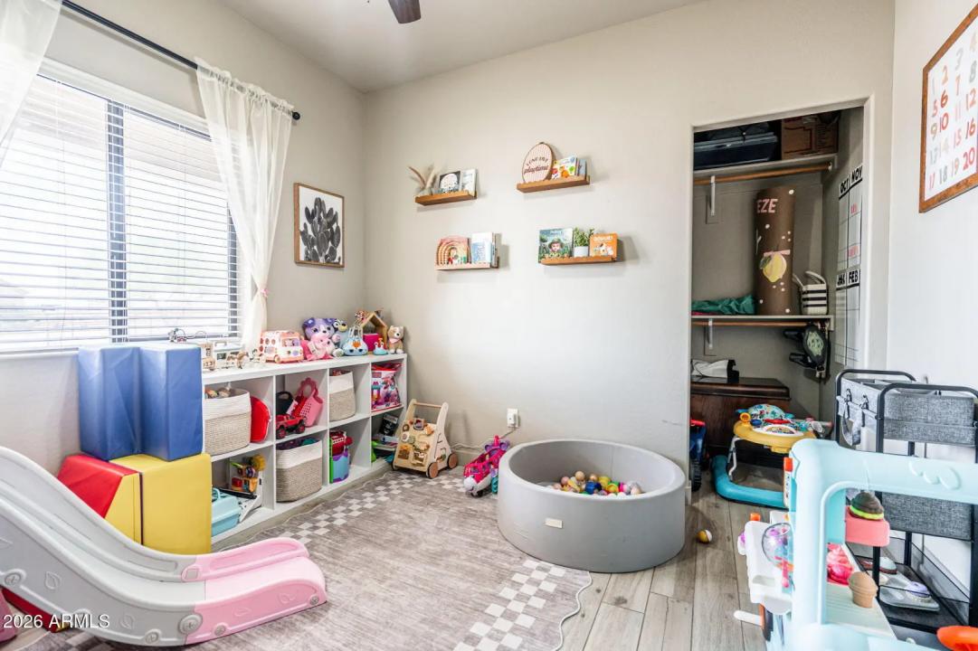 Real Estate Picture 10