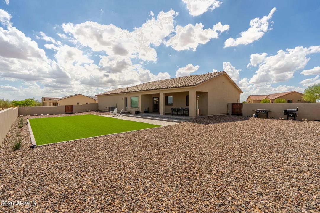 Real Estate Picture 15