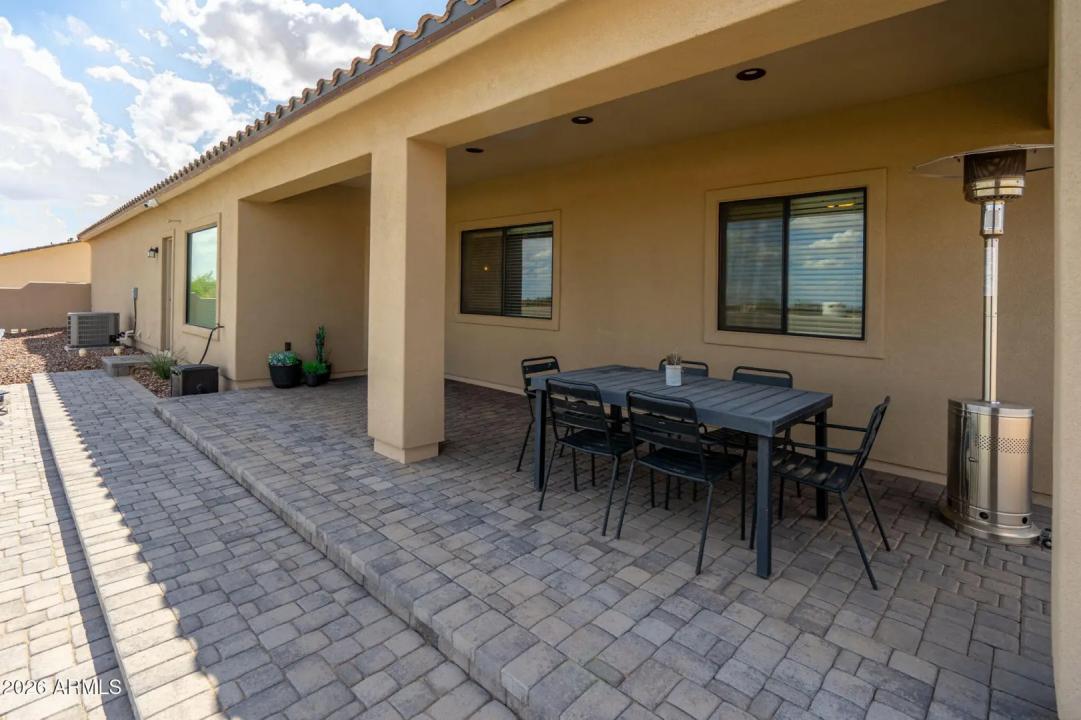 Real Estate Picture 16