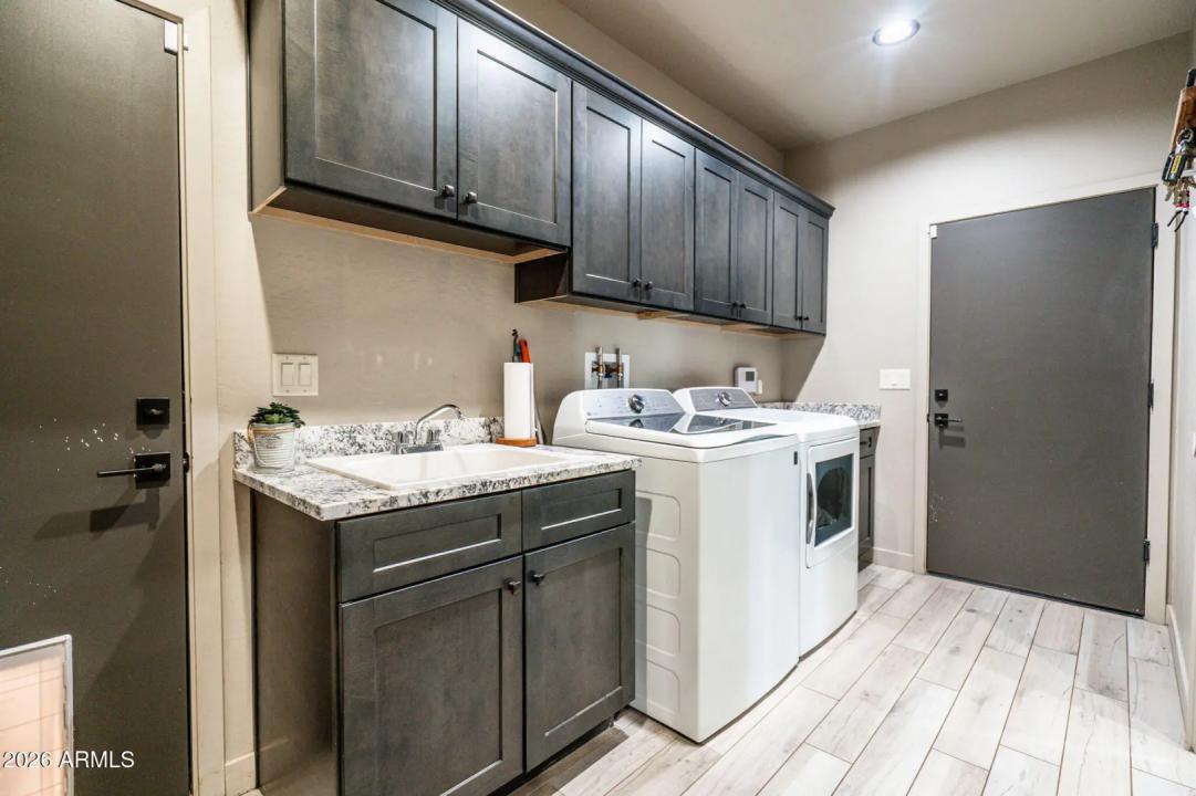 Real Estate Picture 24