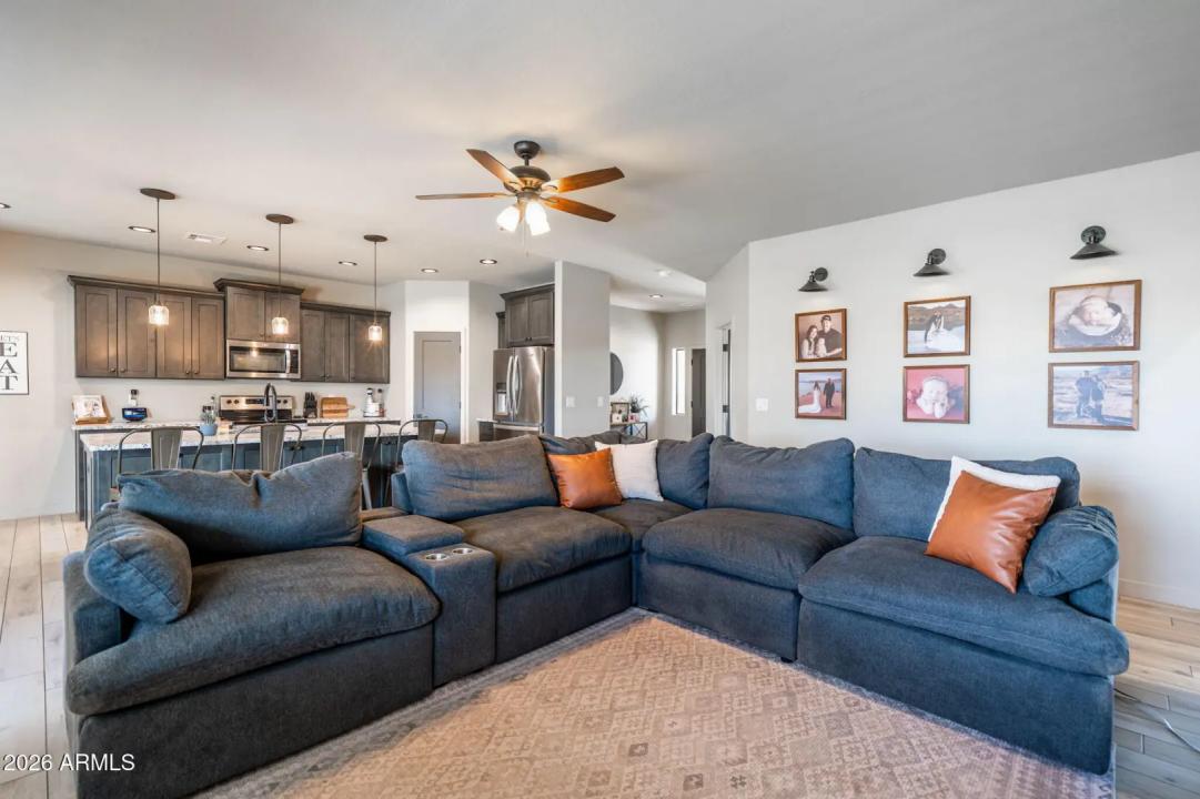 Real Estate Picture 25