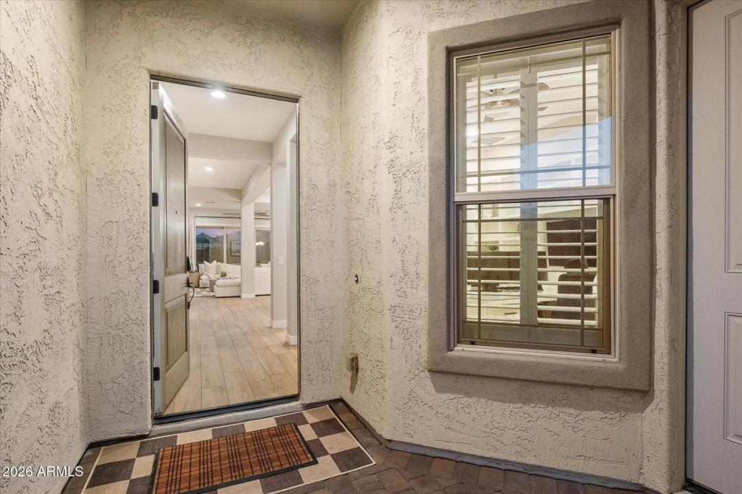 Real Estate Picture 3