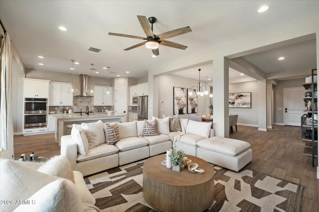 Real Estate Picture 15