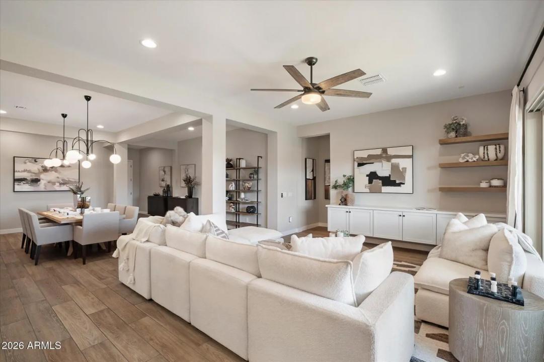 Real Estate Picture 17