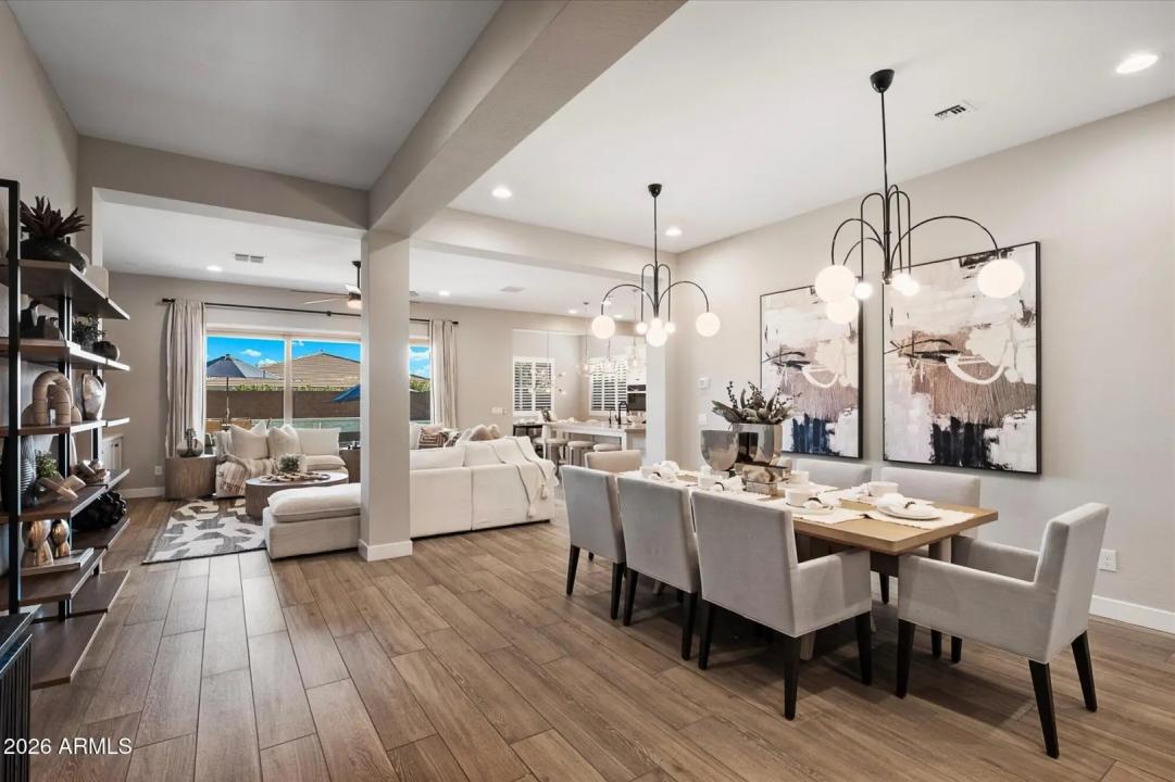Real Estate Picture 12