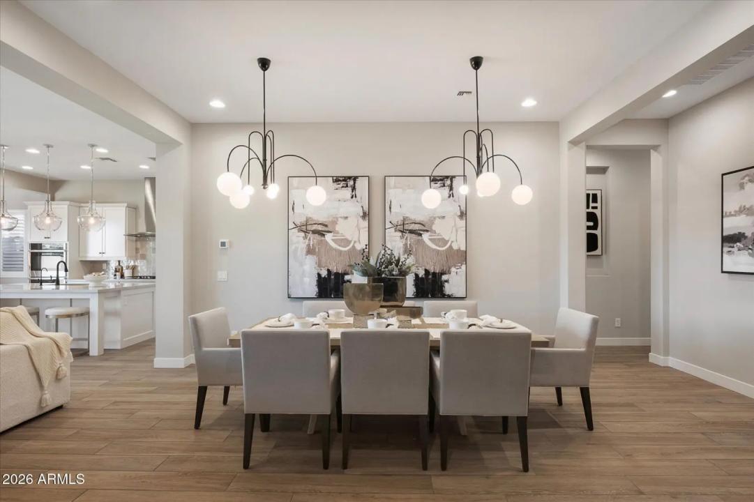 Real Estate Picture 11