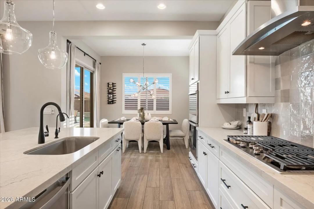 Real Estate Picture 8