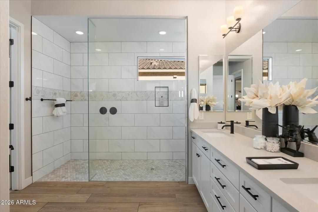 Real Estate Picture 22