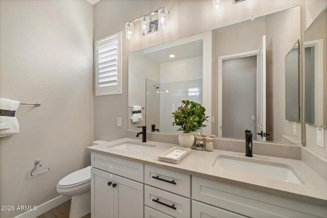 Real Estate Picture 30