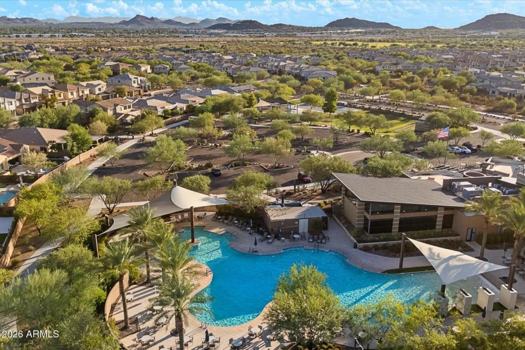 Real Estate Picture 50