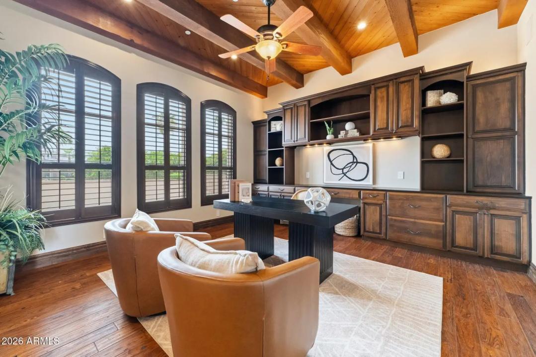 Real Estate Picture 5