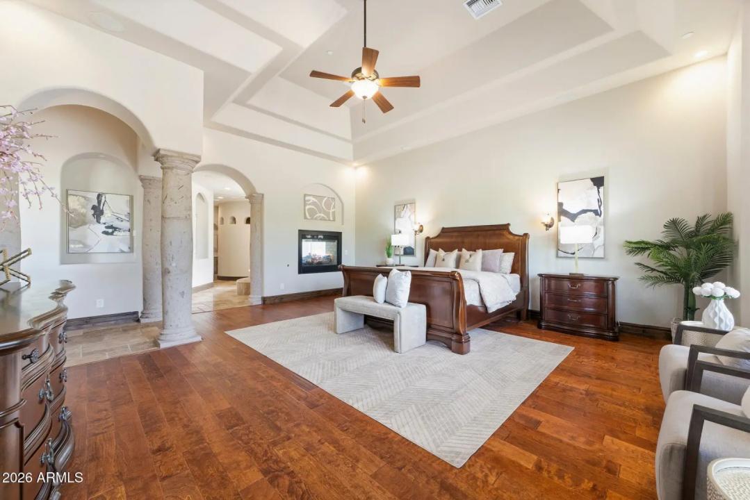 Real Estate Picture 6
