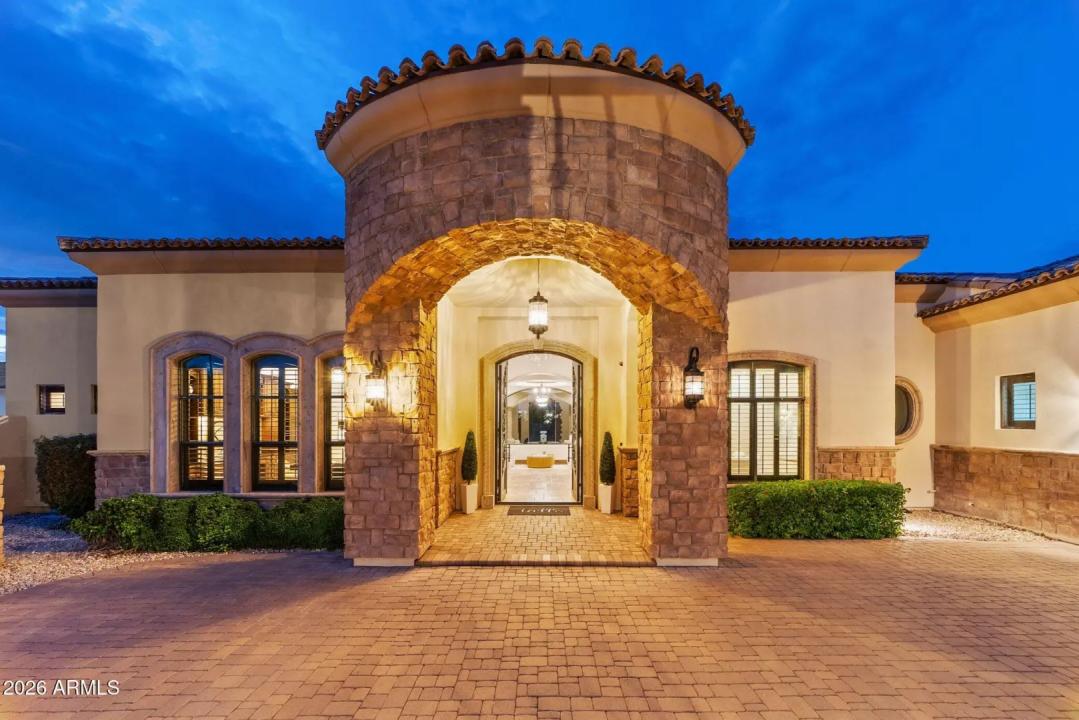 Real Estate Picture 9