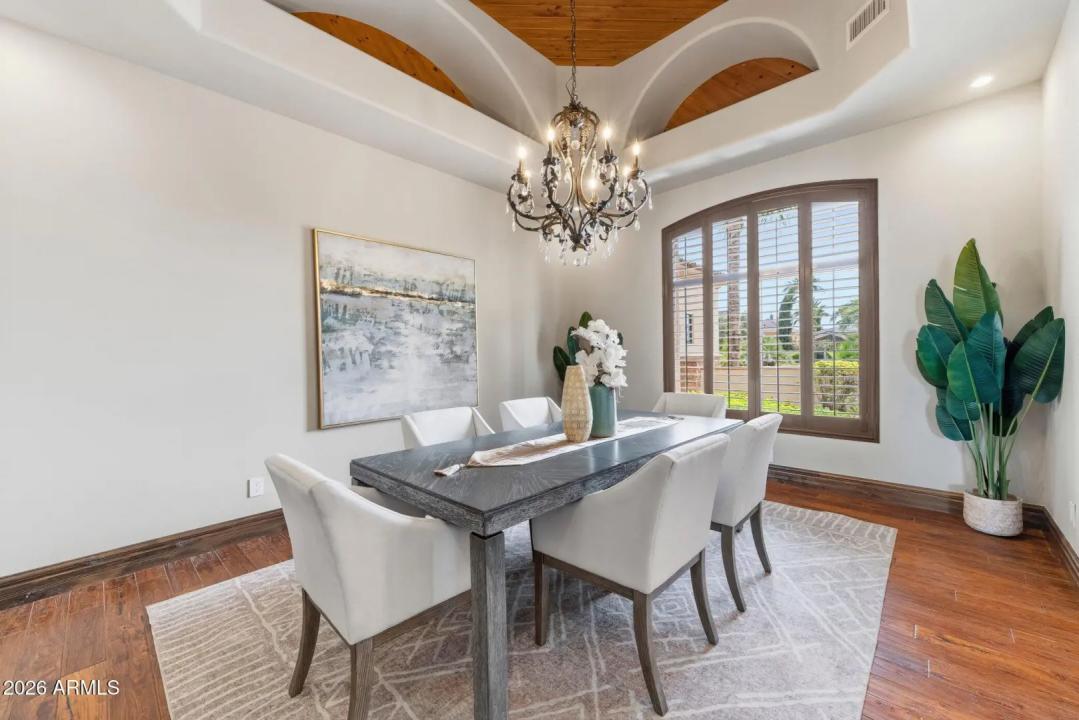 Real Estate Picture 11
