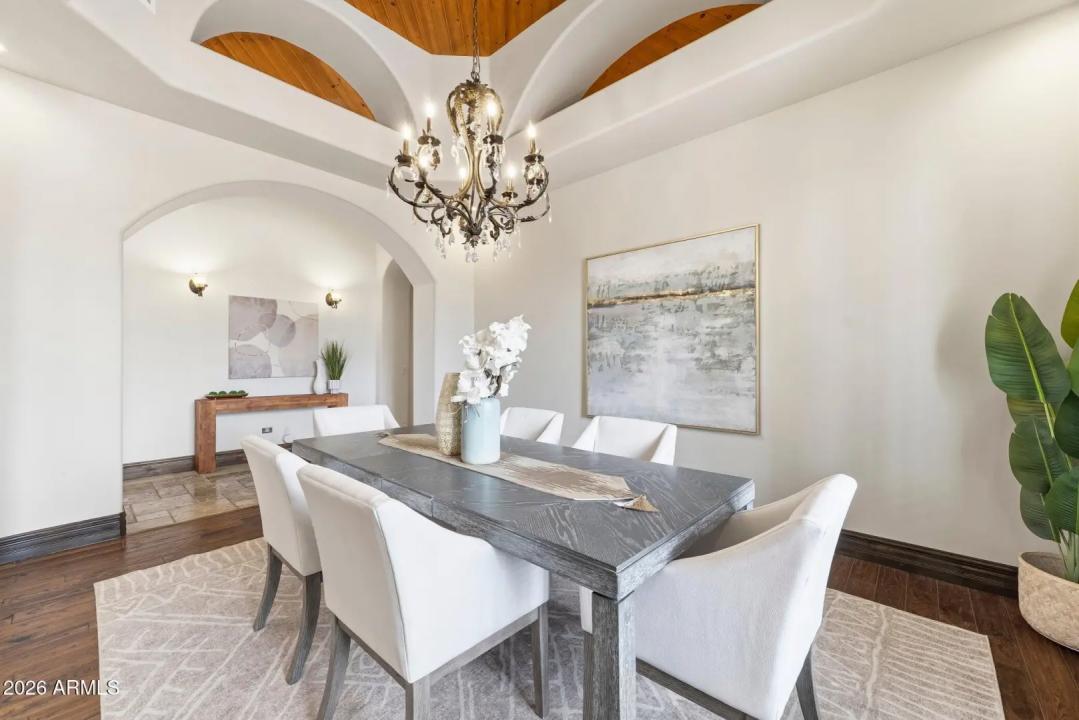 Real Estate Picture 12