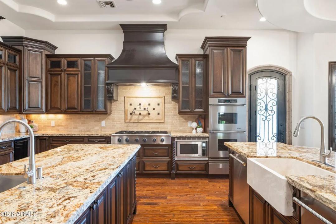 Real Estate Picture 14