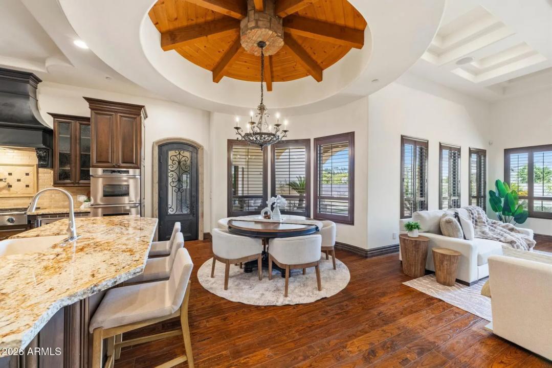 Real Estate Picture 18