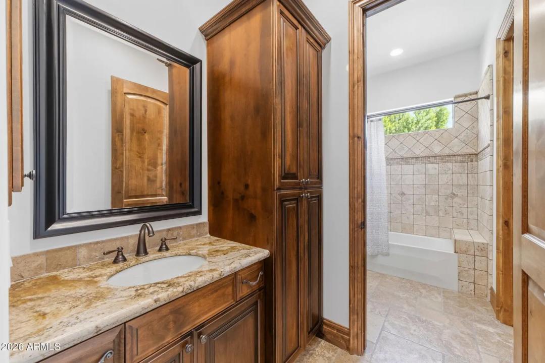Real Estate Picture 24