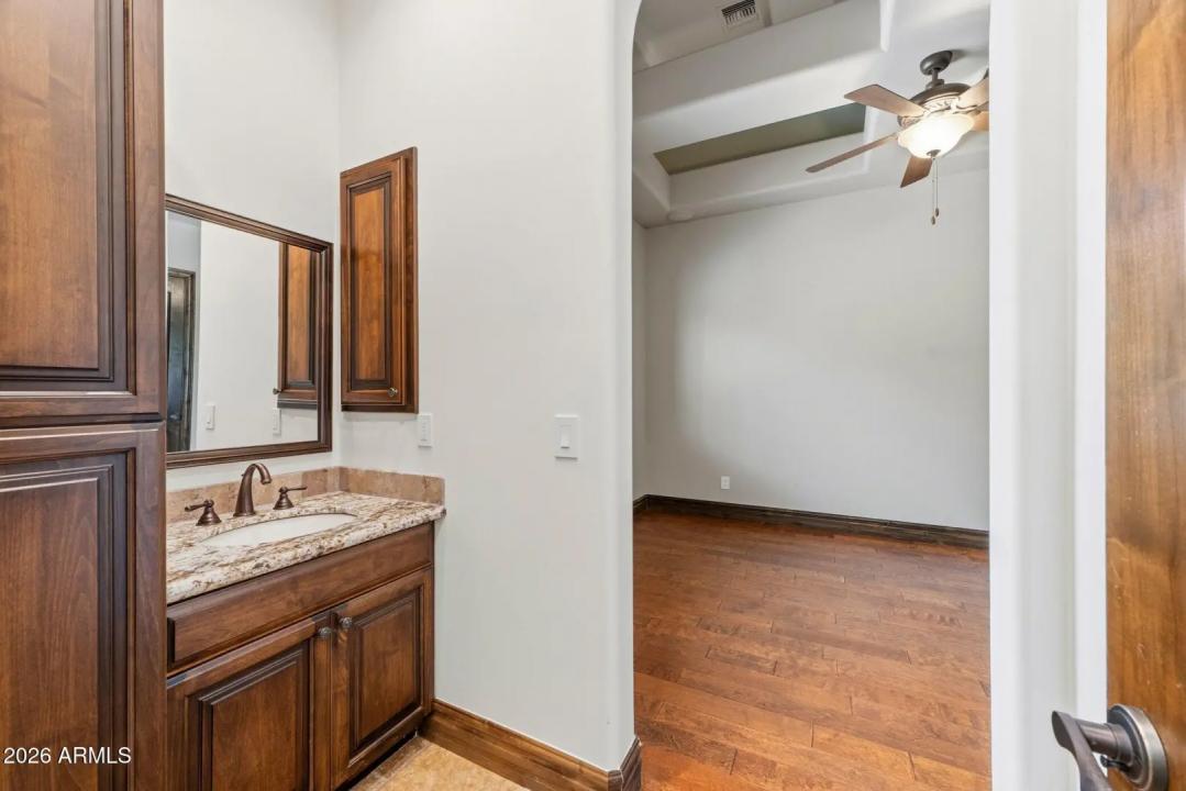 Real Estate Picture 25