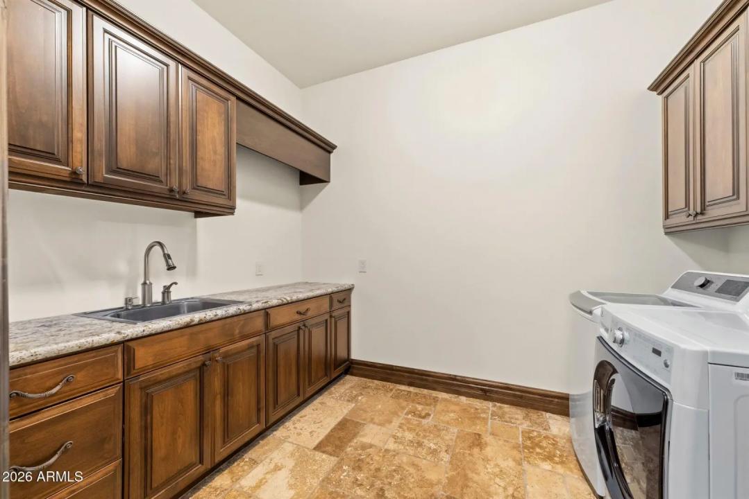 Real Estate Picture 29