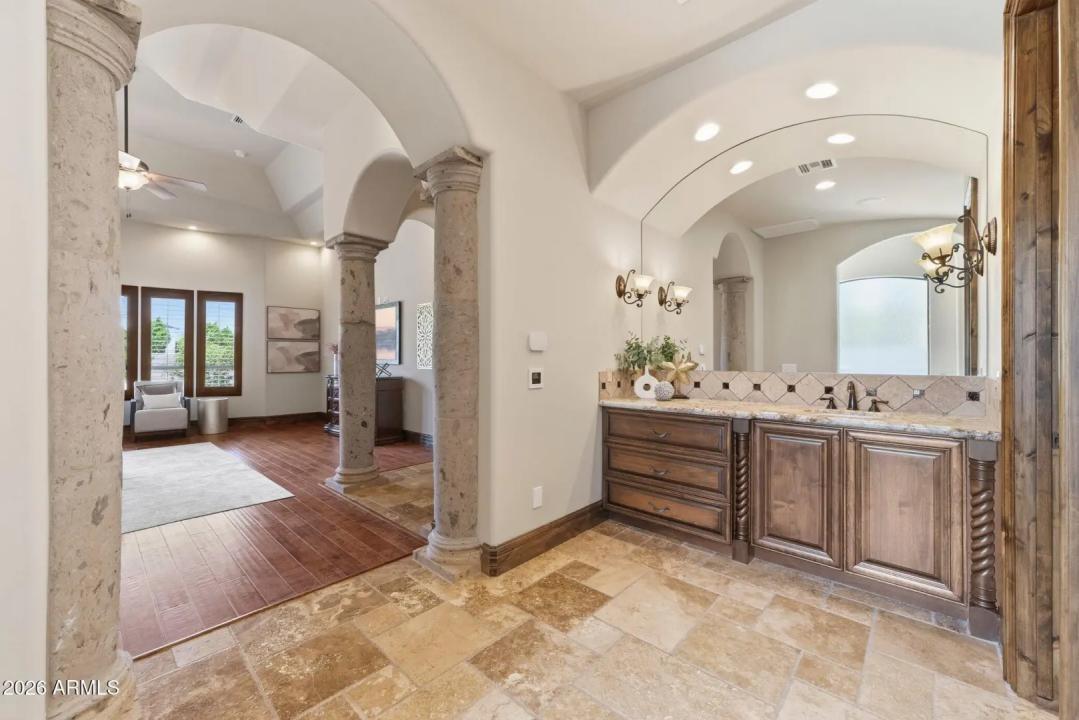 Real Estate Picture 37