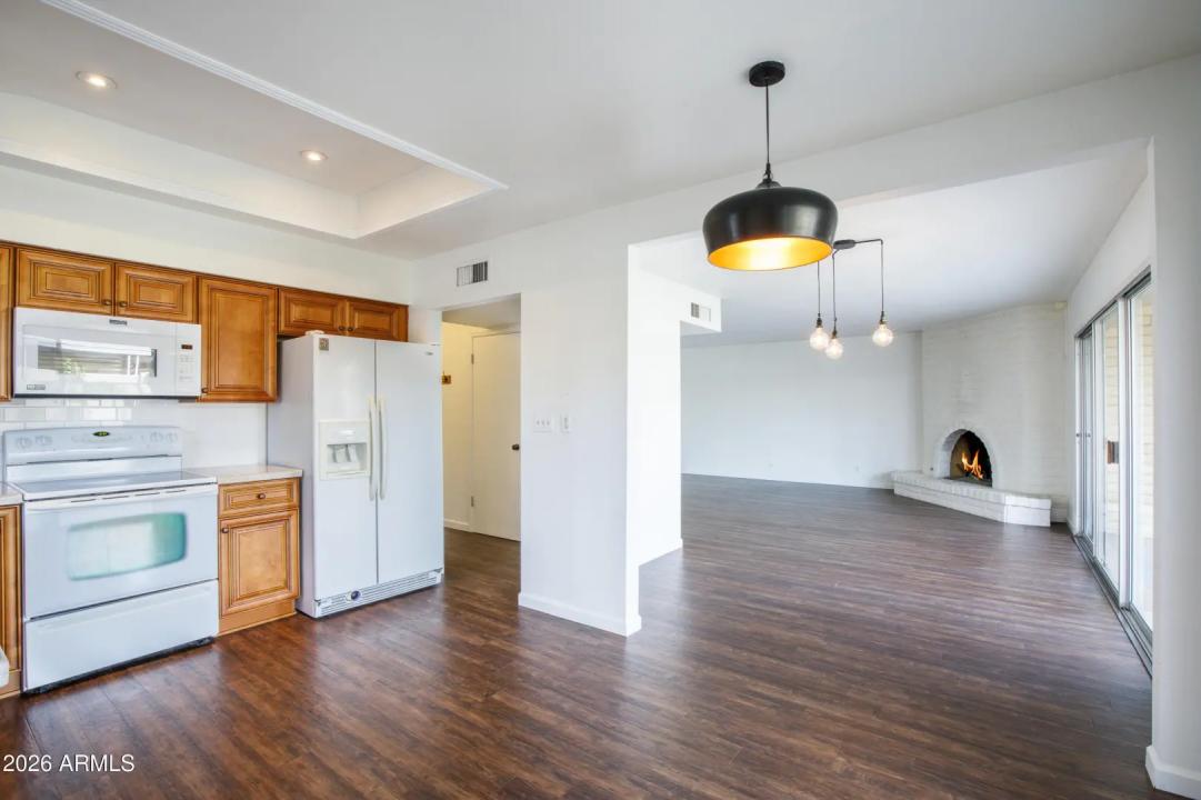 Real Estate Picture 8
