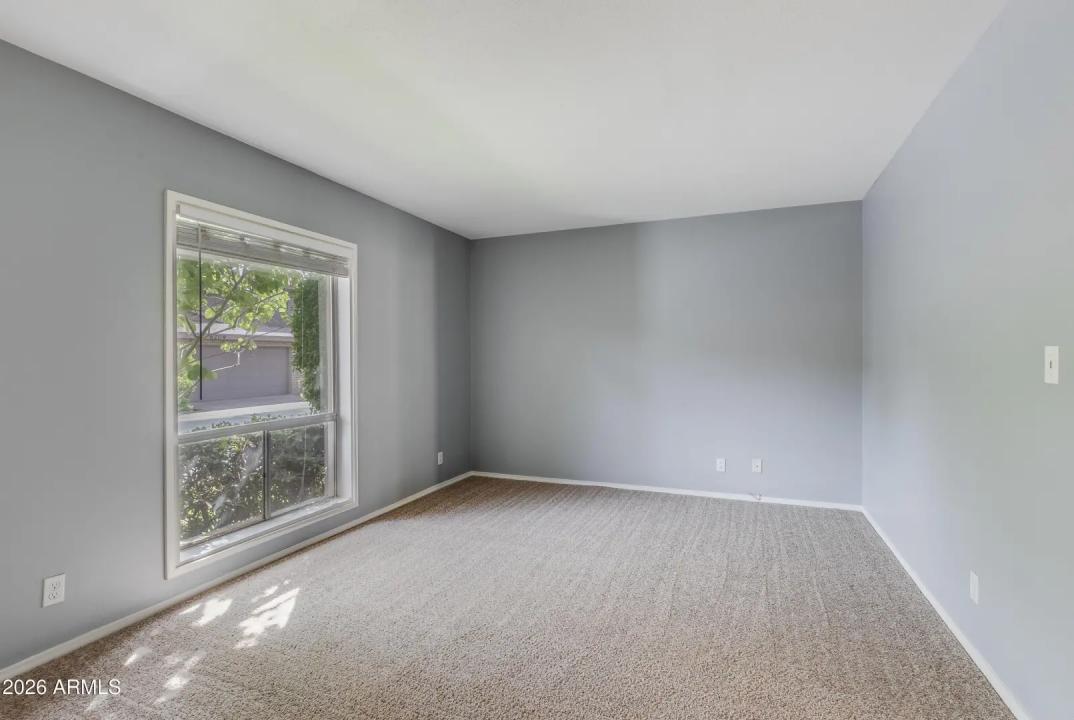 Real Estate Picture 14