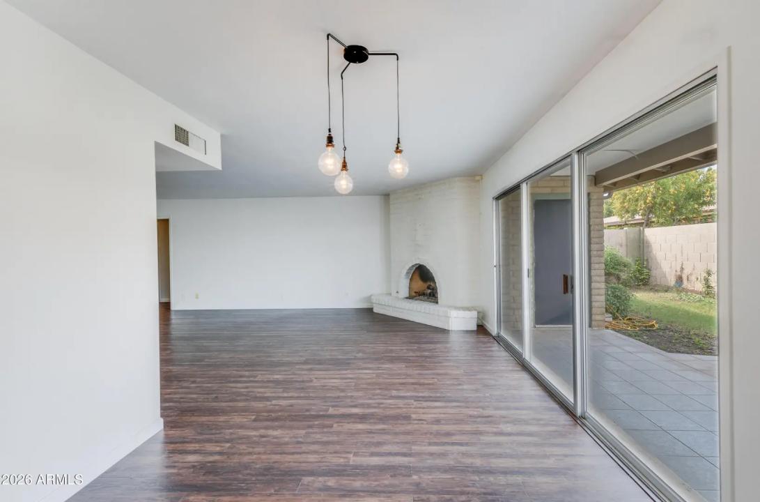 Real Estate Picture 5